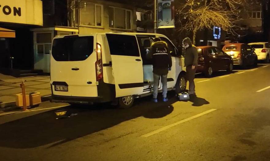 Нападения неизвестного. Неизвестный напал на двух россиянок в Стамбуле. Стамбул неизвестный. Нападение с ножом камера наблюдения.