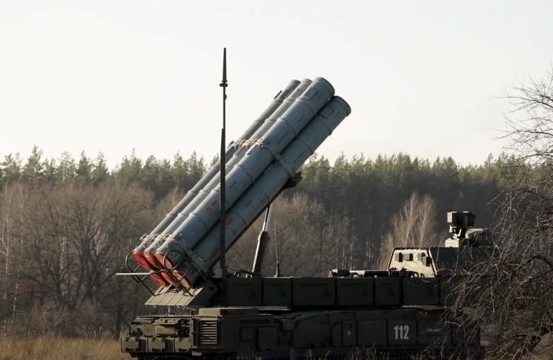 Une nouvelle brigade de missiles anti-aériens avec un système de défense aérienne Buk-M3 est en cours de formation dans le district militaire du sud