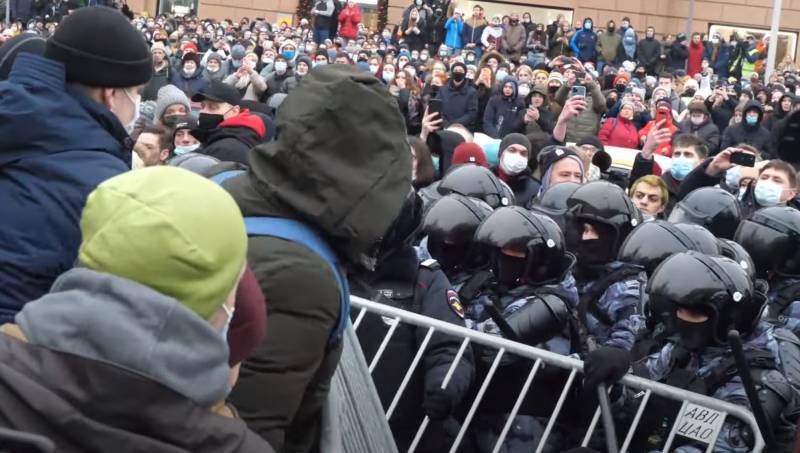 Фиктивное единство либералов