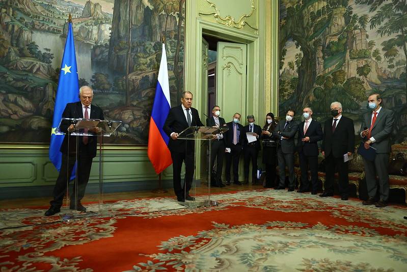 Swiss press: Illusions drive Russia into international isolation