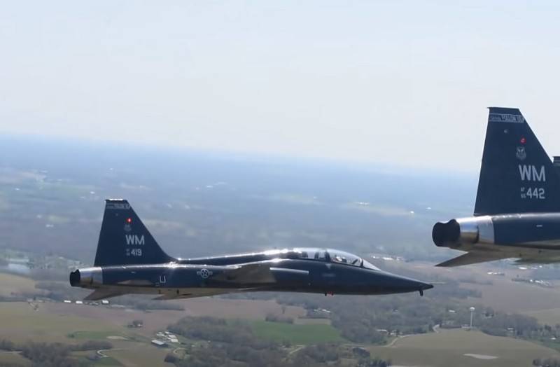 In the United States crashed training aircraft Northrop T-38 Talon