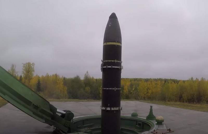 러시아에서 새로운 전략 미사일 시스템 "Kedr"개발 시작