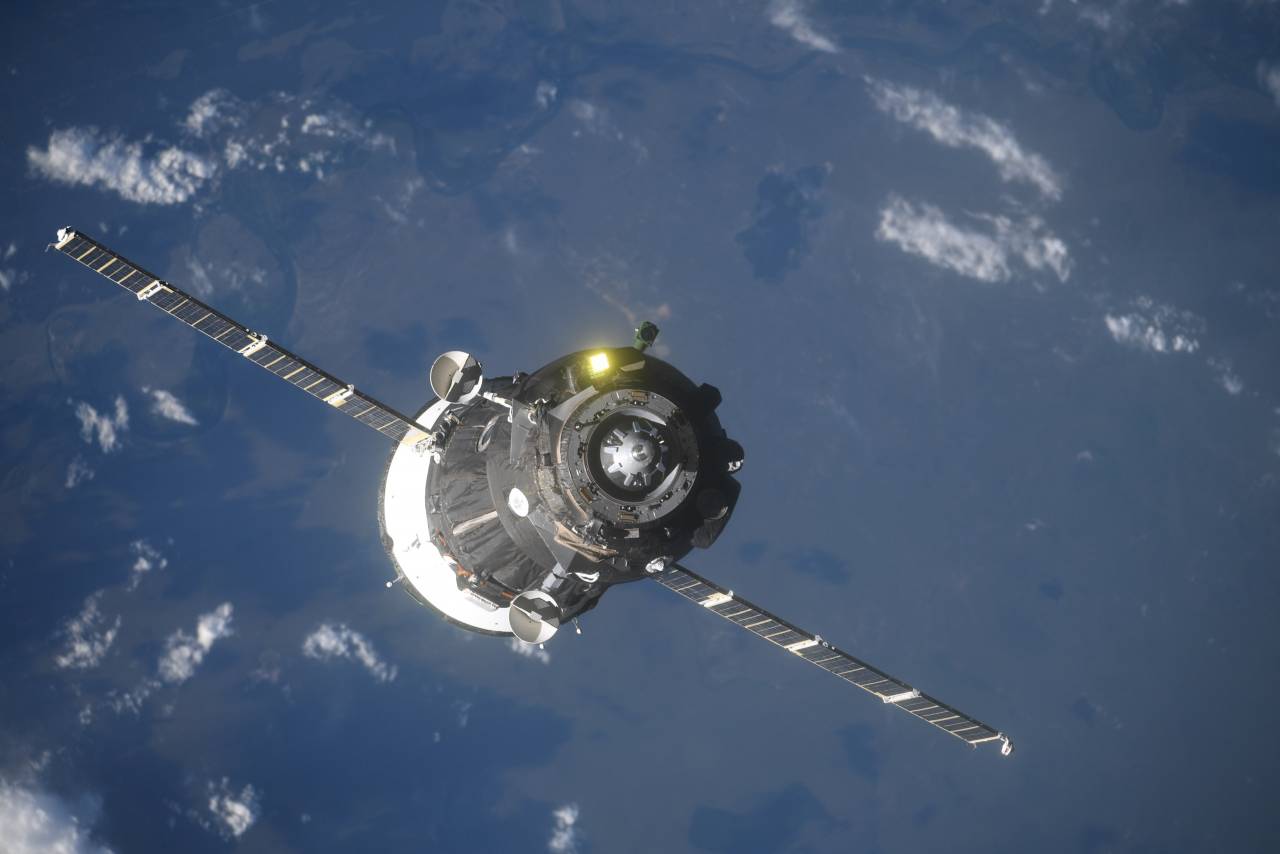 Фото космического корабля в космосе. Космический корабль Союз МС. Союз МС-09. Космический корабль «Союз ТМА-21». Пилотируемый корабль Союз.