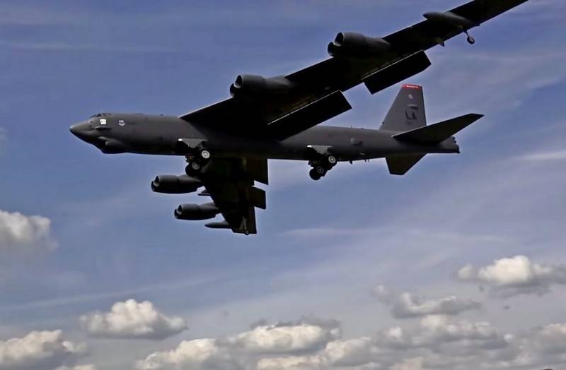 American B-52H bombers demonstrate "US power" to Iran