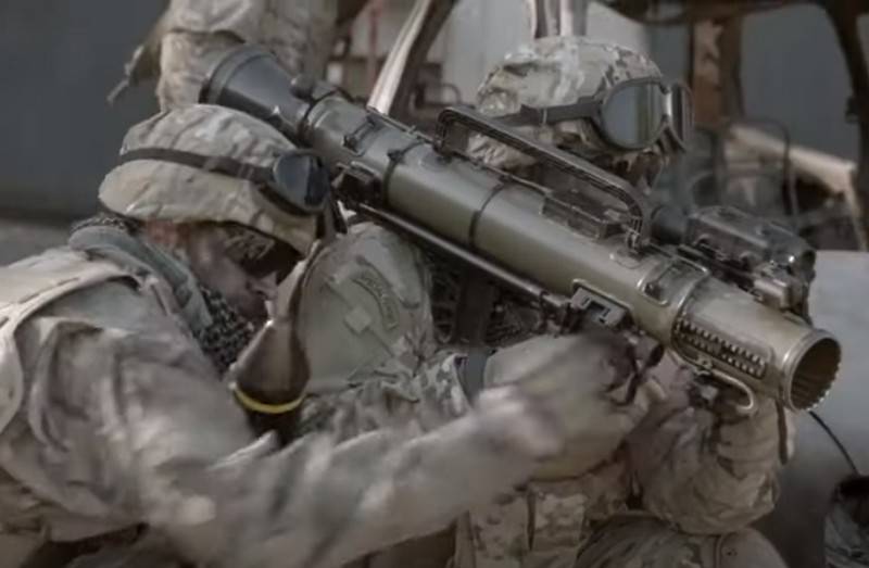 Ejército de Estonia armado con la última versión del lanzagranadas sueco Carl Gustaf M4