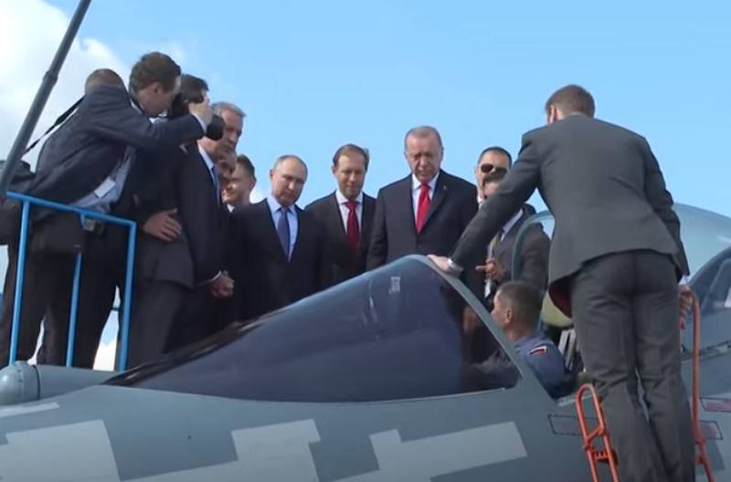 A Turquia está considerando comprar caças russos Su-35 e Su-57