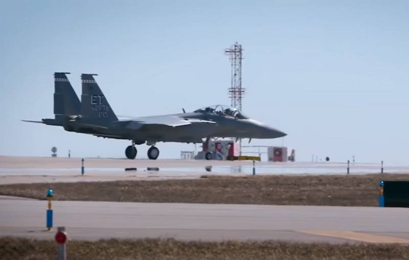 Il primo caccia F-15EX pesantemente armato entrò in servizio con l'aviazione americana