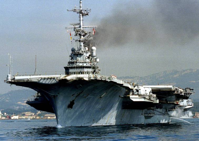 "Admiral Kuznetsov". Perché Mosca ha bisogno di questa "spazzatura"?