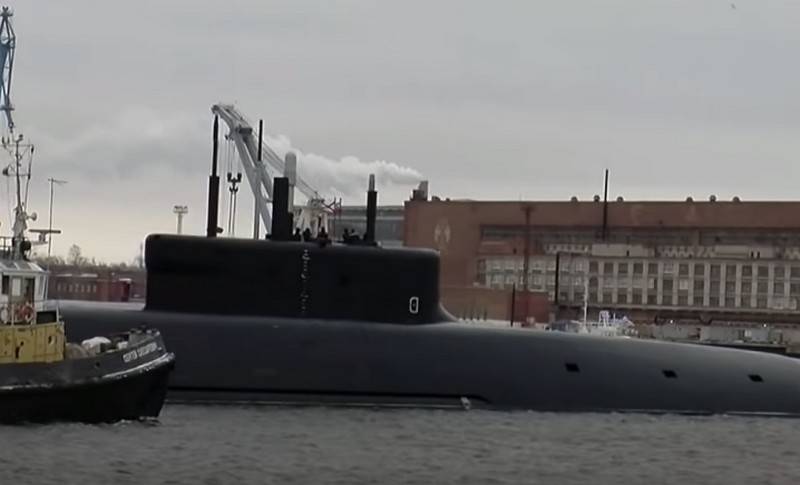 Vrchní velitel námořnictva: V roce 2021 dostanou ponorky dva „Ash“ a „Borey“