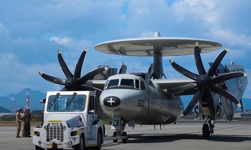 Amerikan uçak gemisi tabanlı AWACS uçağı E-2D Advanced Hawkeye, dronları kontrol edebilecek