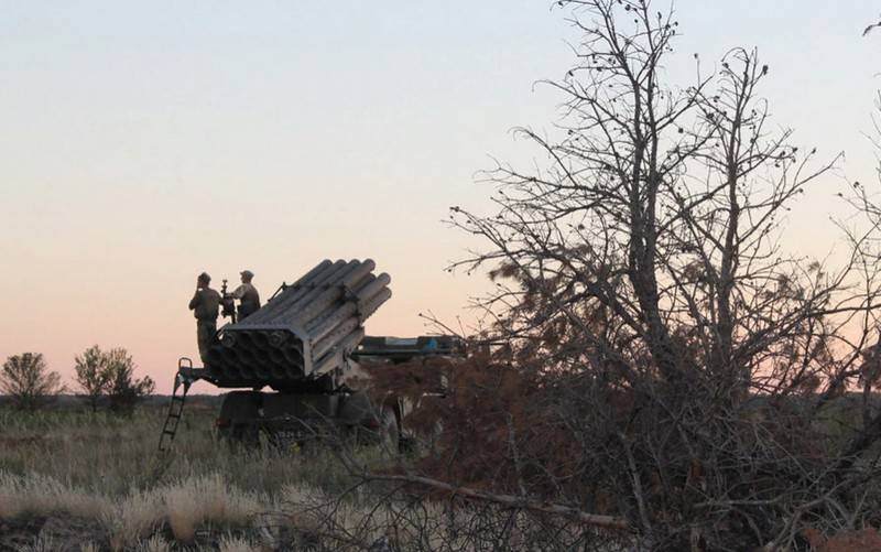 Ukrayna Silahlı Kuvvetleri, Kırım yakınlarında düzenli askeri tatbikatlar düzenledi