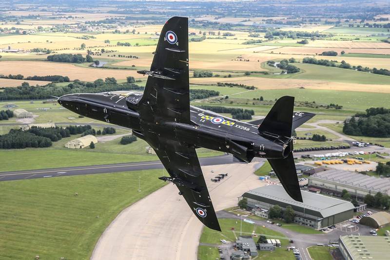 Treinador Hawk T1 da Força Aérea Britânica cai no sudoeste da Inglaterra