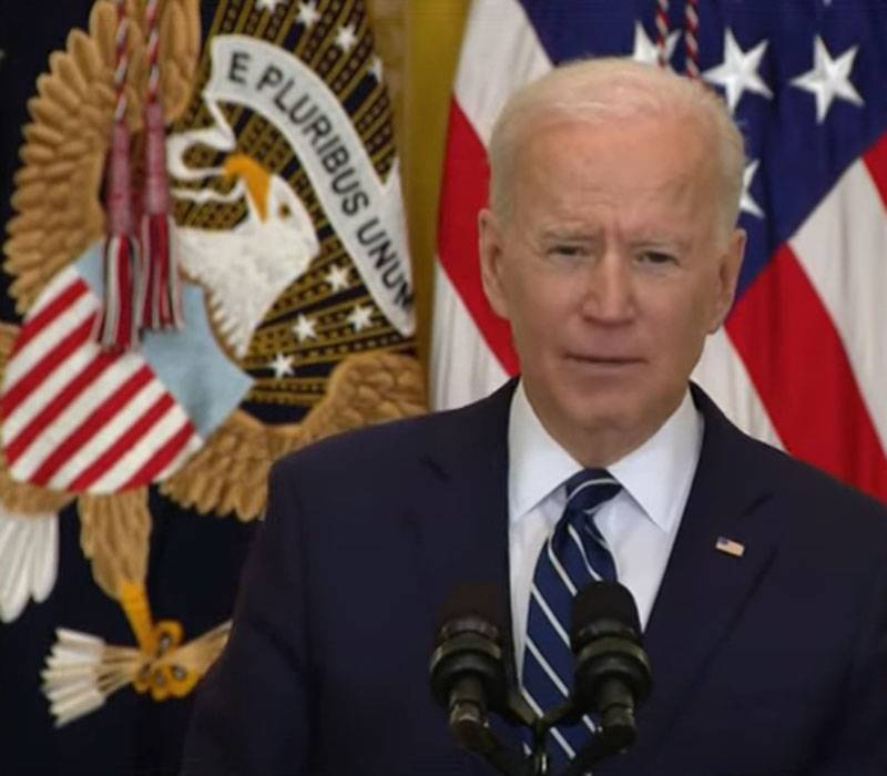 "Questa non è una conferenza stampa, ma un'opera teatrale messa in scena da registi senza scrupoli": il discorso di Biden è in discussione in Occidente