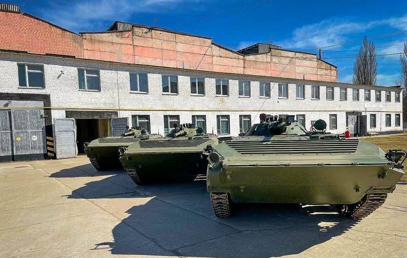 «Après 2,5 ans»: les forces armées ukrainiennes ont reçu un lot de BMP-1AK, acheté en Pologne