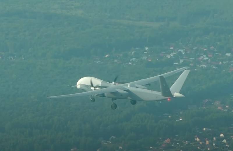 Reconnaissance and strike drone "Altius-U" received satellite communications