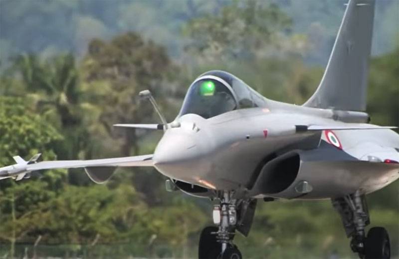 Foreign media: Macron intends to offer Ukraine to replace the Soviet MiG-29 with Rafale fighters