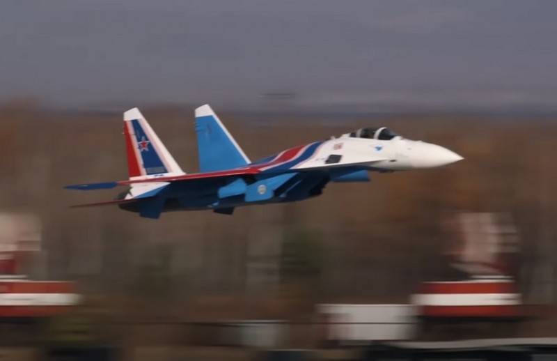 "La nostra attrezzatura è una delle migliori al mondo": Il Russian Knights Group festeggia il suo 30 ° anniversario