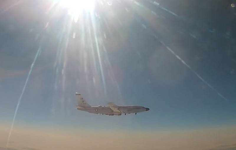 "Sınır ihlaline izin verilmez": Rus MiG-31, Amerikan keşif uçağı RC-135'i "yakaladı"