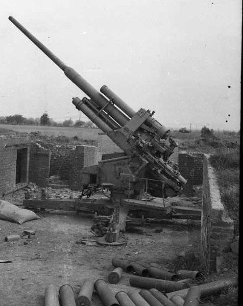 Use of captured German 105 and 128 mm anti-aircraft guns