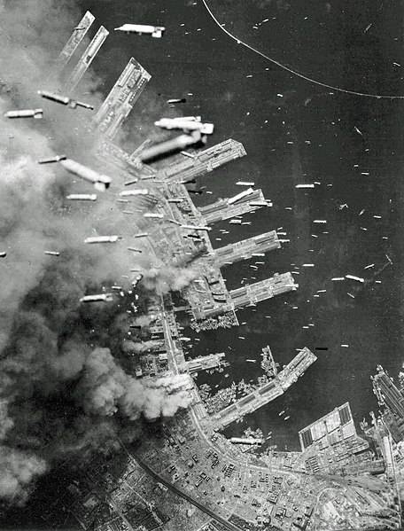 Действия американских стратегических бомбардировщиков против Японии
