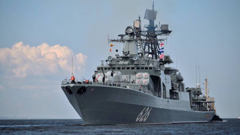 रूसी नौसेना के लिए कार्यों की स्थापना में विषमताओं पर और विमान वाहक के बारे में थोड़ा सा