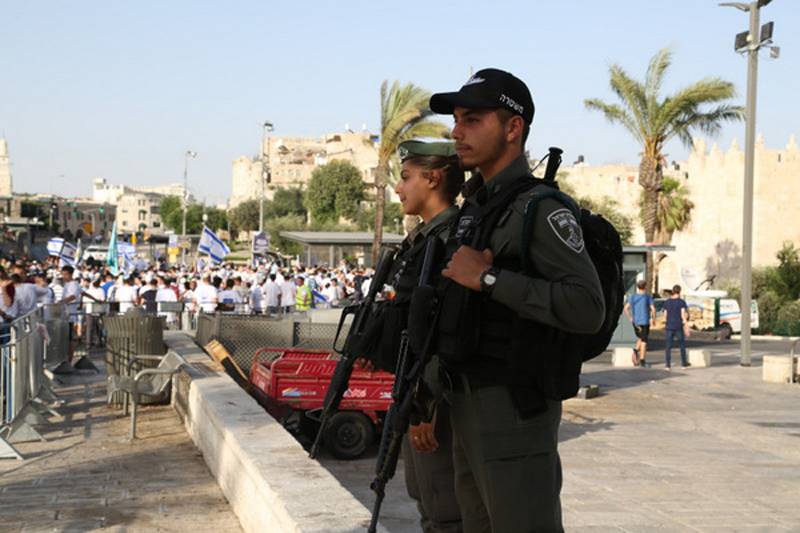 Notícias de novos confrontos em massa vêm de Jerusalém, uma reunião de emergência do Conselho de Segurança da ONU está agendada