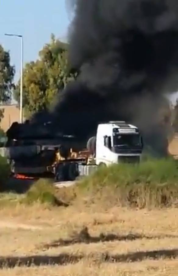 Las versiones se expresaron sobre los motivos del incendio de la plataforma del vehículo con el tanque israelí Merkava cerca de las fronteras de la Franja de Gaza.