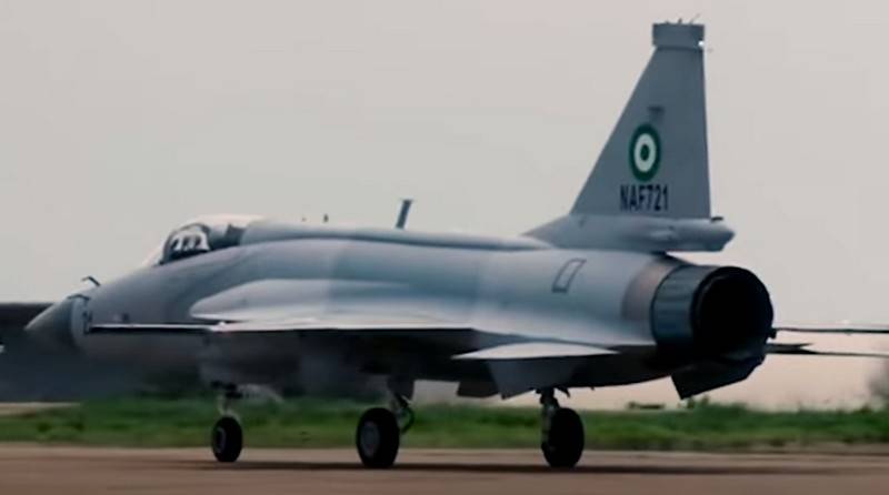 "Basitlik ve kanıtlanmış Rus motoru": Nijerya'ya transfer edilen ilk JF-17 avcı uçakları