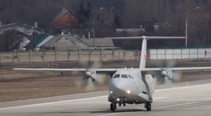 Prima di ciò, la domanda nella CSI è stata soddisfatta dalla società Antonov: la stampa straniera sulla creazione dell'aereo turboelica russo Il-112V