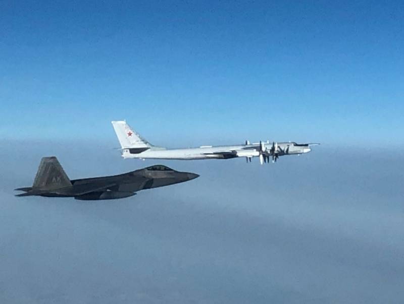 Força Aérea dos EUA reclama sobre porta-aviões russos de mísseis estratégicos voando perto do Alasca