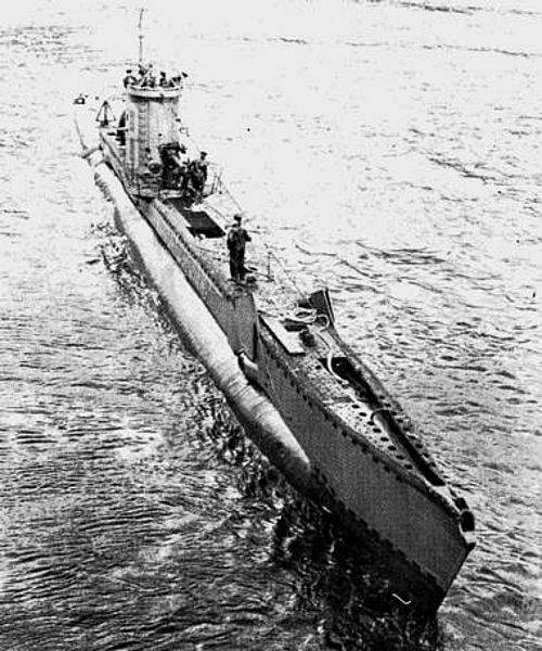 The most unusual submarine battle of World War II