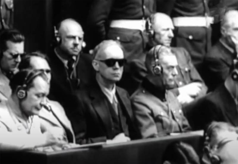 미국 언론은 뉘른베르크 재판소에서 소련의 행동이 비난받지 않았다고 불평했습니다.