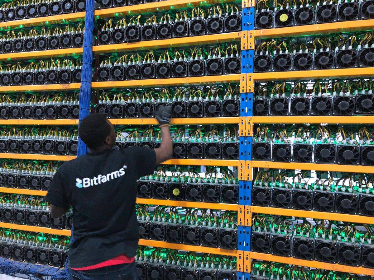 This is mining. Майнинг ферма в Китае. Майнинг биткоина. Майнинг ферма криптовалюта Bitcoin. Майнинг ферма Промышленная.