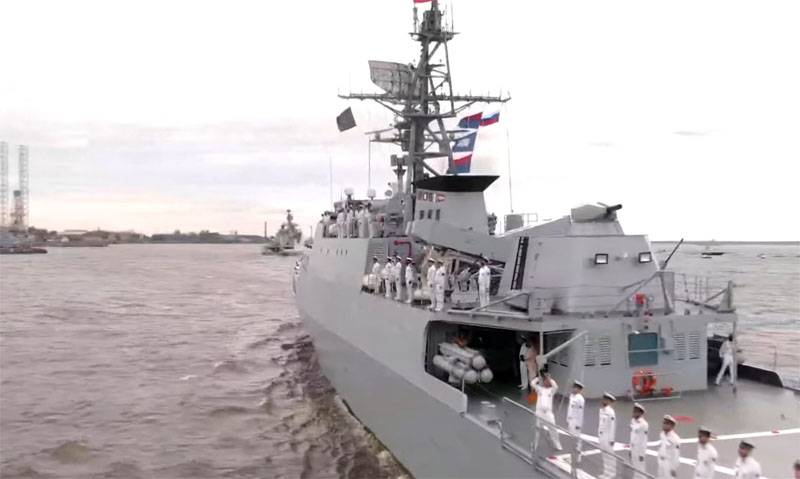 “Có lẽ họ sẽ sửa chữa lâu dài ở Nga”: ở nước ngoài họ đang nghĩ các tàu của Hải quân Iran Sahand và Makran có thể đi từ St.Petersburg