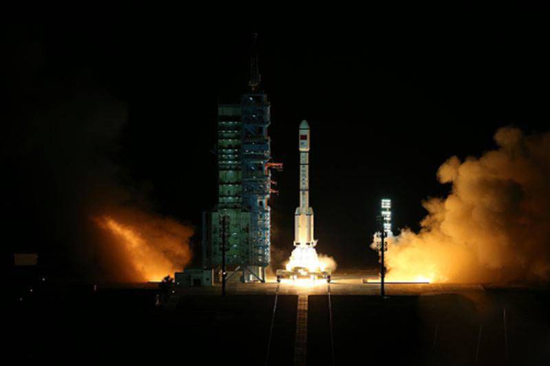 「対衛星レーザー兵器からの保護」：中国は、複合材料を使用した衛星の「ステルス」技術をテストしています