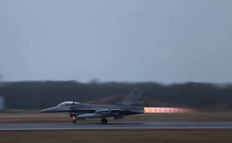 Врезался в здание: инцидент с истребителем F-16 бельгийских ВВС на авиабазе в Нидерландах