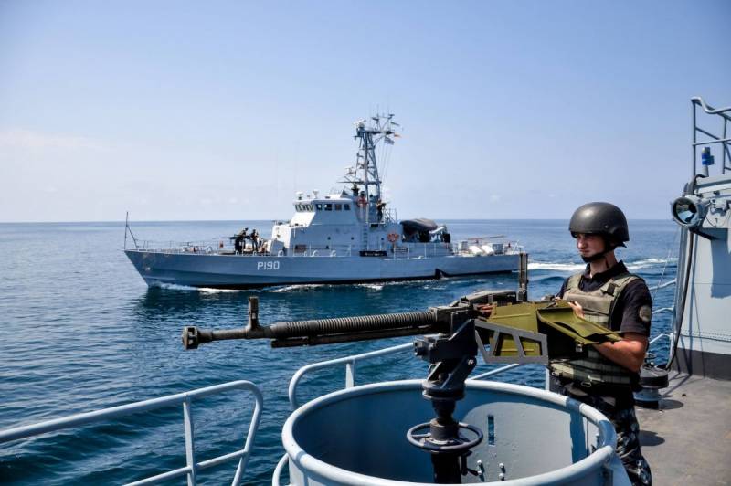 Корабельная группа ВМС Украины отработала «отражение нападения» во время следования в грузинский порт Поти