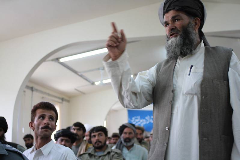 Kabul frees thousands of Taliban prisoners under US pressure