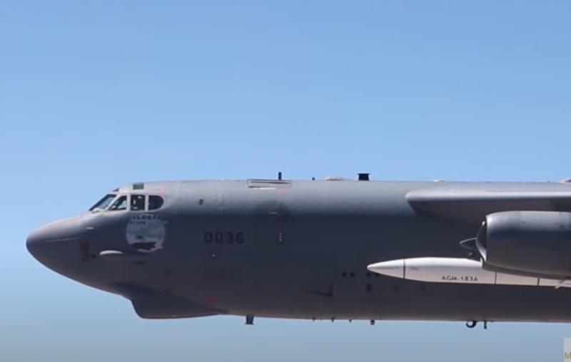 في الولايات المتحدة الأمريكية: الخطر على حاملة الصواريخ B-52H أثناء الاختبارات غير الناجحة لصاروخ AGM-183A ARRW الفرط صوتي لم يكن صفرًا