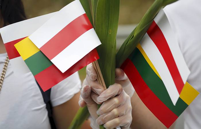 Revoluție în lituaniană: migranți, Covid și agenți ai lui Putin