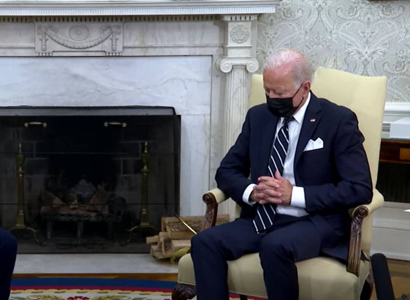 영국 언론 : Biden은 러시아와 중국과 대결하는 데 지쳤습니다.