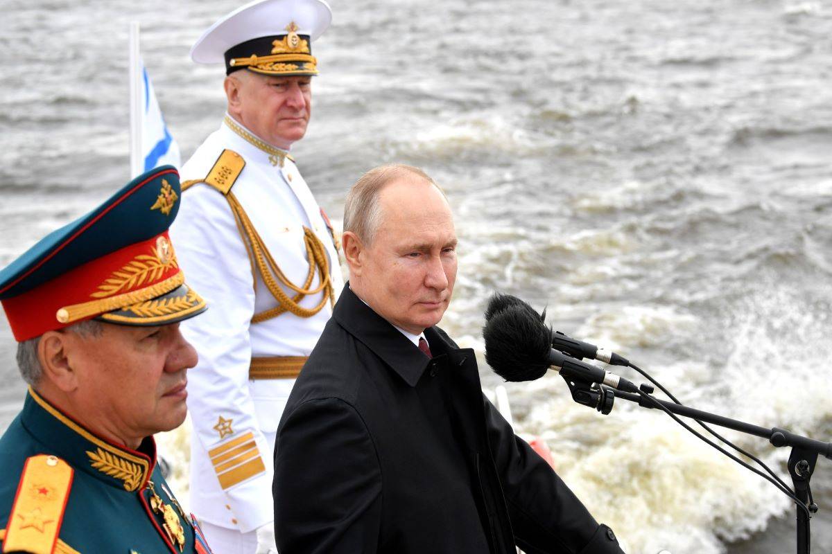 Путин Шойгу парад ВМФ 2022 СПБ