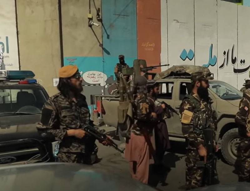 Esperti militari: ci sono molte domande sulle operazioni talebane a Kandahar, Kunduz e Panjshir