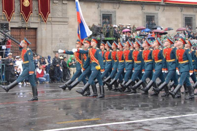 Preobrazhensky-rykmentin sotilaat menivät Meksikoon osallistumaan paraatiin