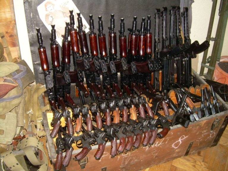 यूगोस्लाविया में युद्ध: "पुरानी बंदूक" किसे मिली