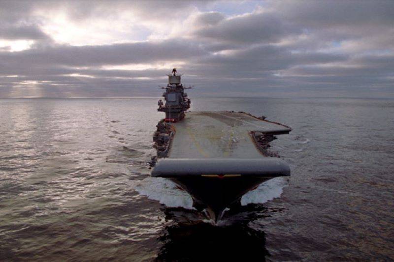 Mantan Panglima Angkatan Laut Rusia: Maskapai pesawat Laksamana Kuznetsov terlalu awal kanggo nulis