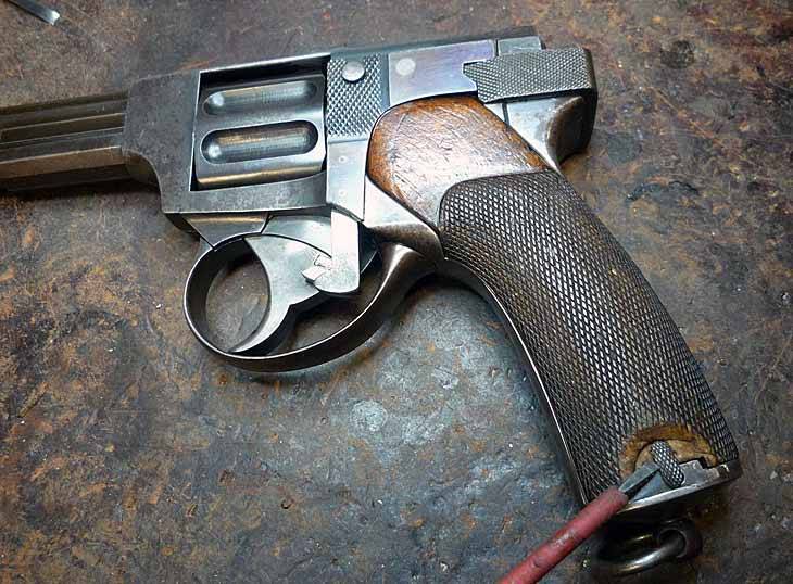 Zigzag failure: automatic revolver "Vebley-Fosbury" and others with it