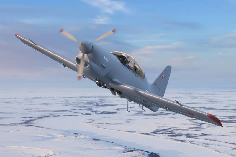 Як-152 vs УТС-800: Россия выбирает «летающую парту»
