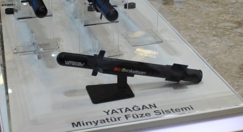 Die Türkei hat eine neue hochpräzise Mini-Rakete getestet, um Drohnen zu bewaffnen