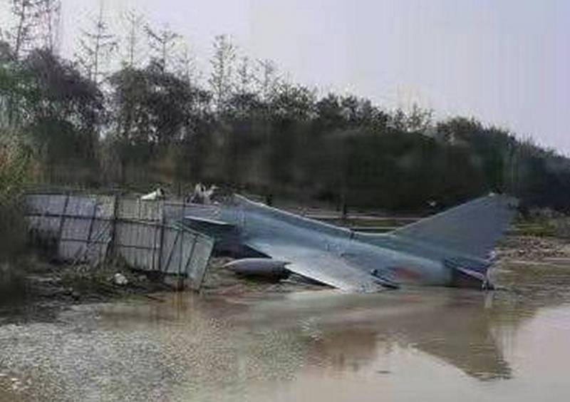 Китайские ВВС потеряли многоцелевой истребитель J-10S